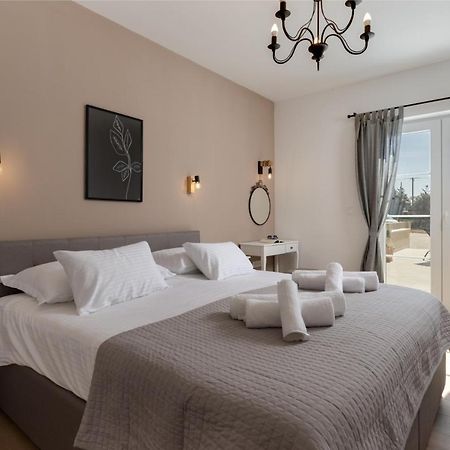נין Villa Mediterra Prima מראה חיצוני תמונה