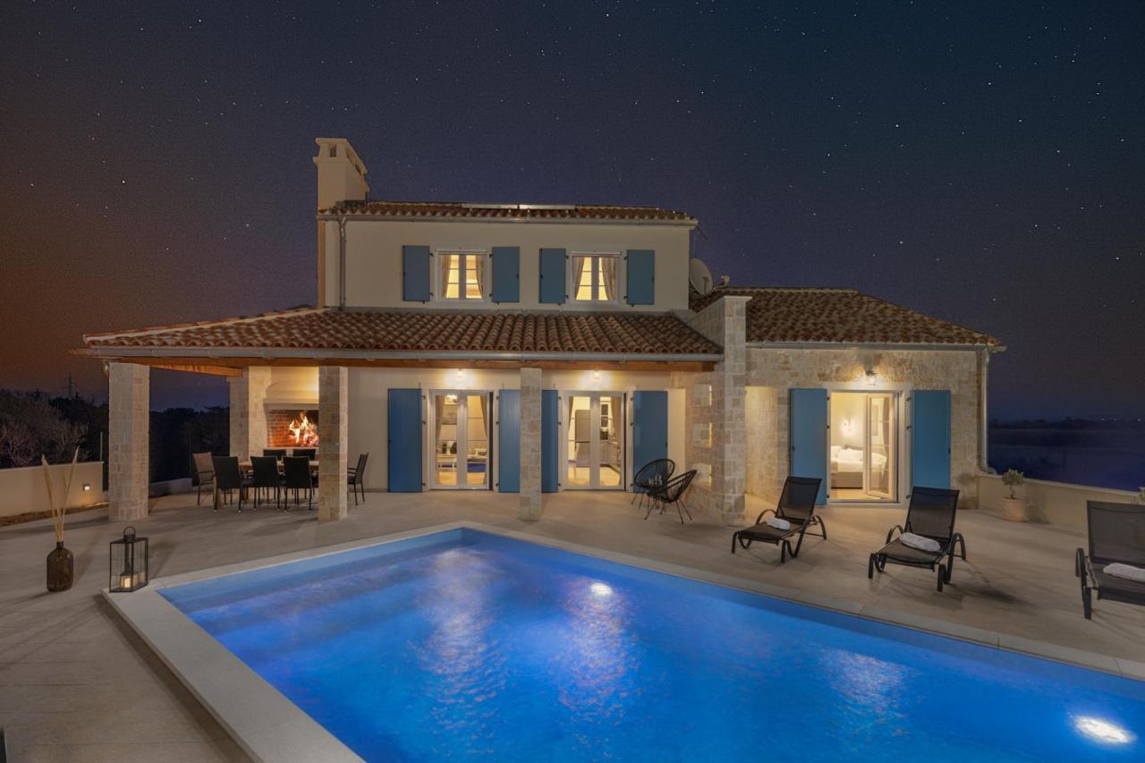 נין Villa Mediterra Prima מראה חיצוני תמונה