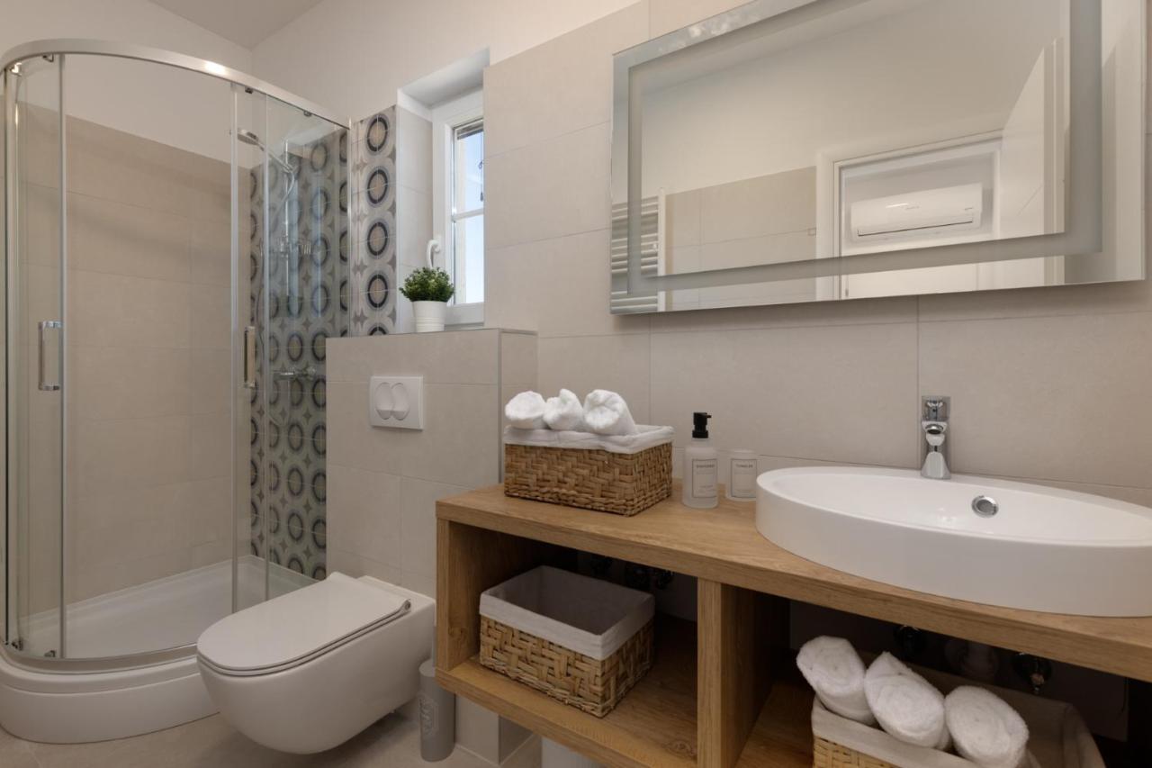 נין Villa Mediterra Prima מראה חיצוני תמונה