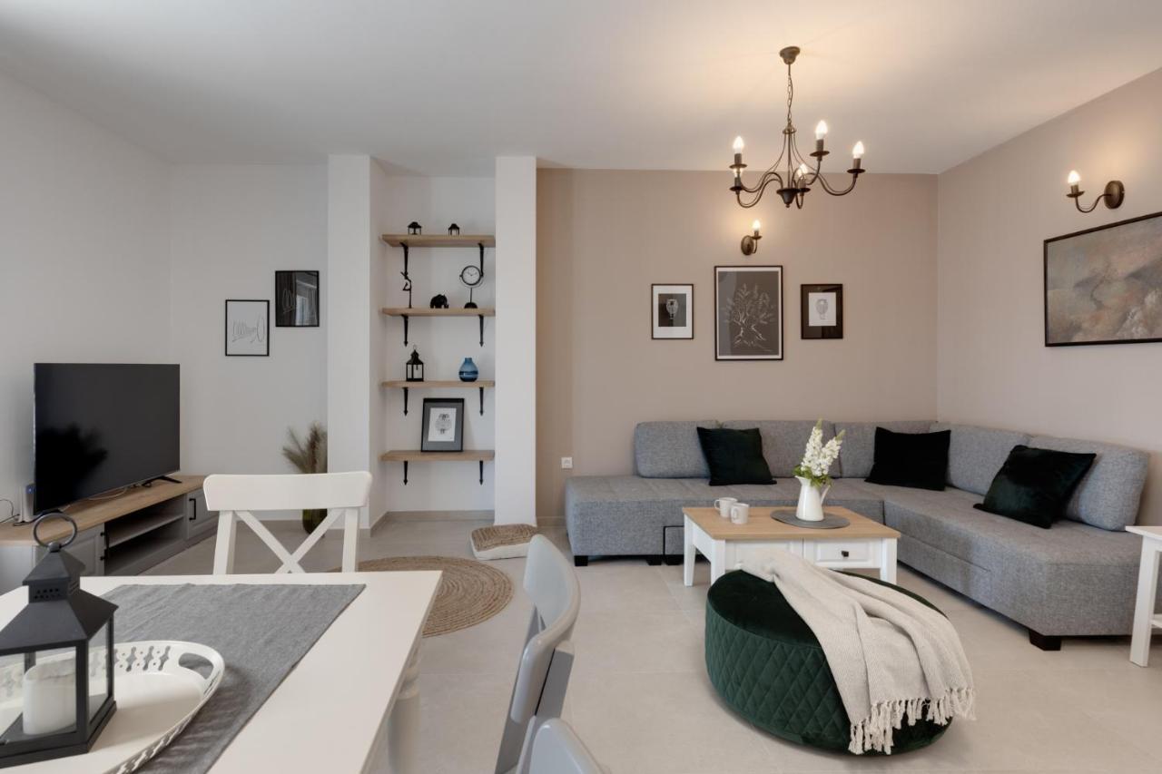 נין Villa Mediterra Prima מראה חיצוני תמונה