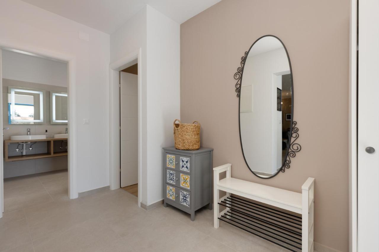נין Villa Mediterra Prima מראה חיצוני תמונה