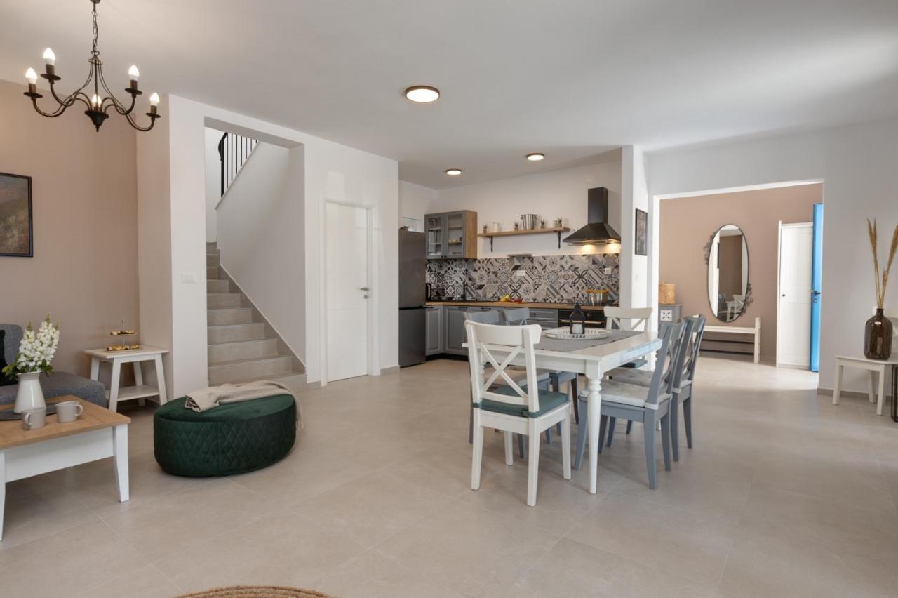 נין Villa Mediterra Prima מראה חיצוני תמונה