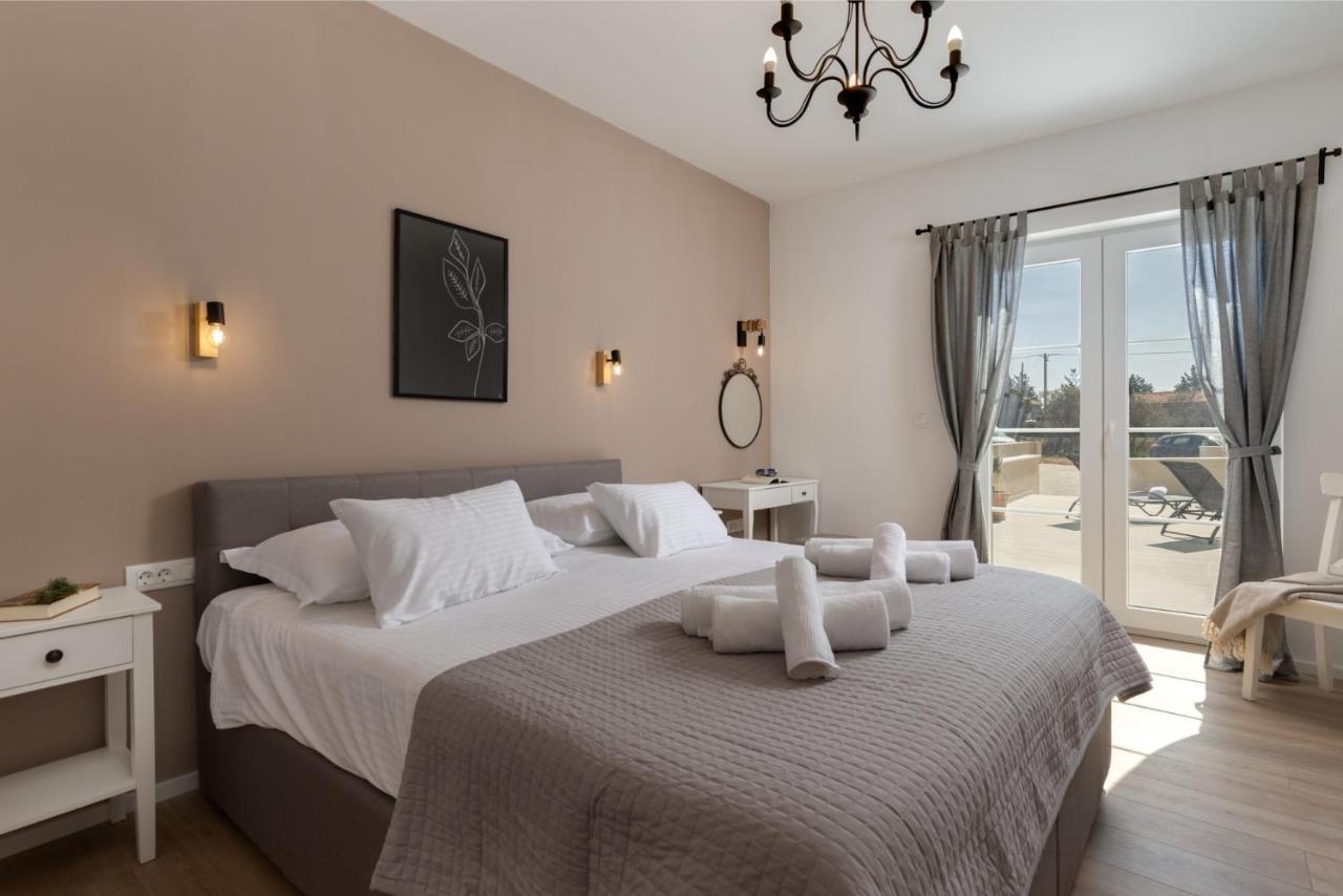 נין Villa Mediterra Prima מראה חיצוני תמונה